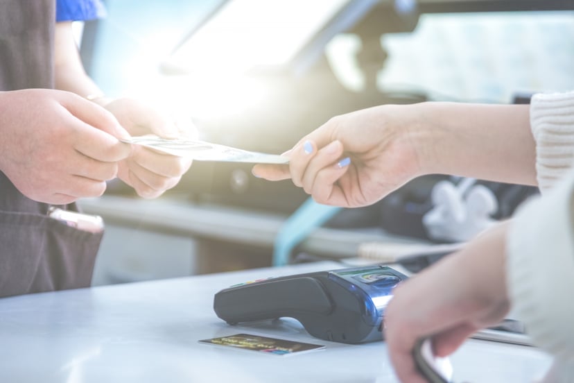 Editors%2 Fimages%2 F1658291177206 Pos Credit Card Settlement Instead Cash Settlement Shopping