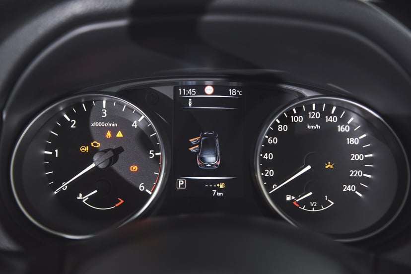 Editors%2 Fimages%2 F1692944592042 Luxury Car Interior+%281%29