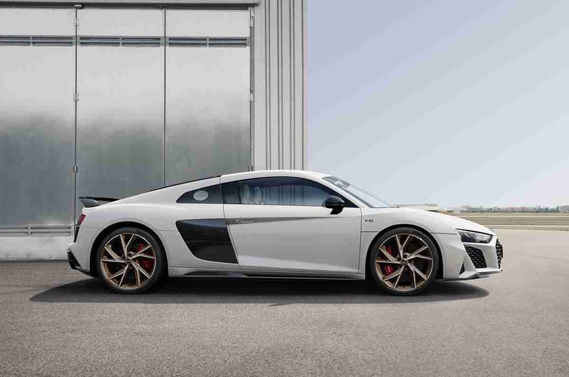 Editors%2 Fimages%2 F1705916821440 Audi R8 Coupe Japan Final Edition 3