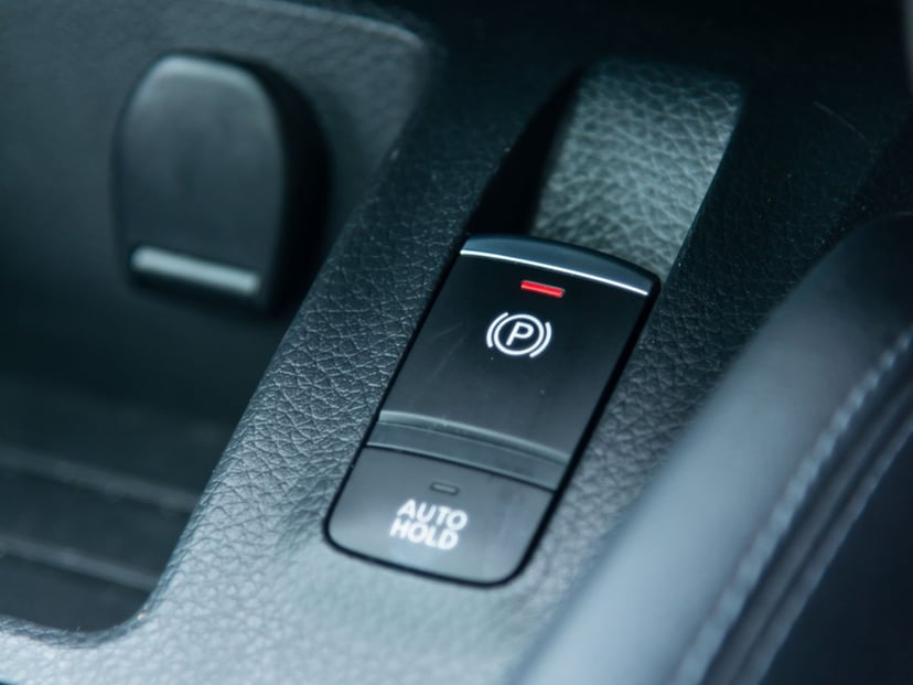 How to Use an Electric Parking Brake Correctly?, photo 1