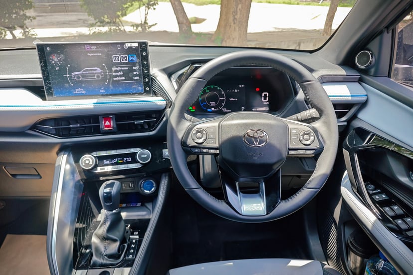 Front console of Toyota Yaris Cross