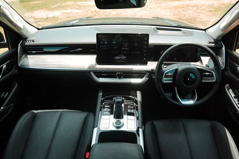 Front console of GWM Poer Sahar 2.4T