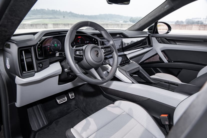 New Porsche Cayenne 4th gen interior