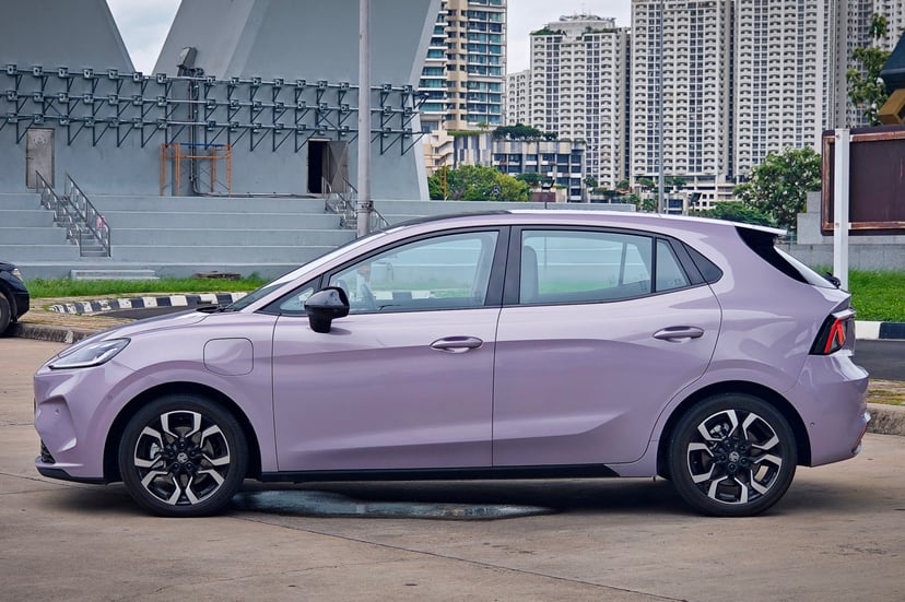 Side profile dimensions of MG URBAN
