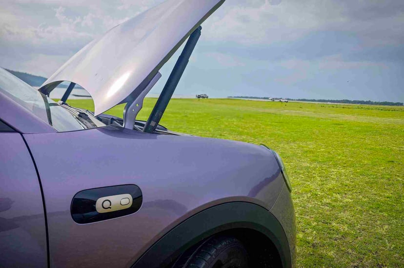 Electric front hood release on Chery Q