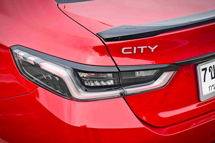 ไฟท้ายรมดำโคมใส Honda City eHEV RS