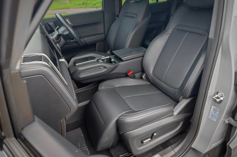 Front passenger Queen Seat in JAECOO 6T REEV