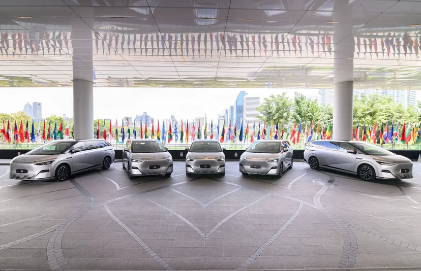 XPENG X9 Official International Transportation
