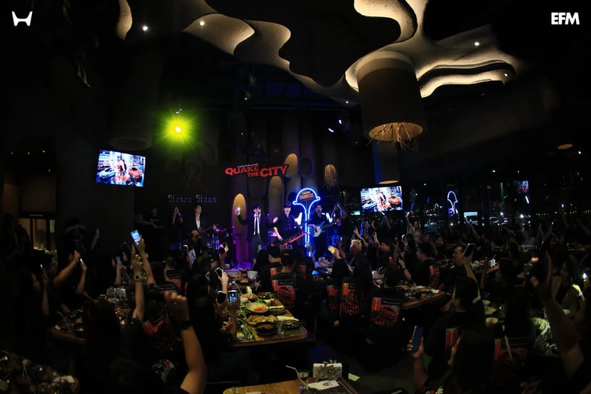 Cozy evening dinner paired with an intimate mini-concert by the band MEAN
