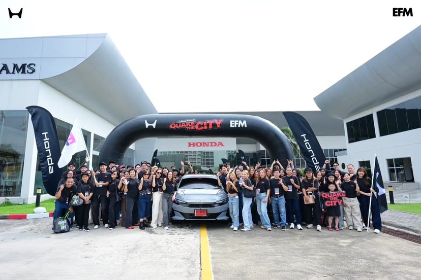 รวมพลทีมงานฮอนด้า ดีเจ EFM และแฟนคลับก่อนออกสตาร์ทภารกิจ