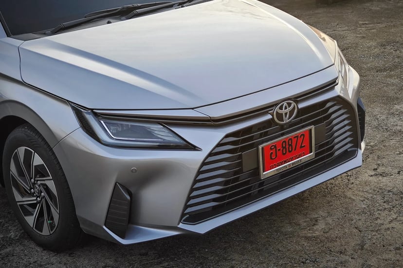 ดีไซน์ส่วนหน้าของรถ Toyota Yaris ATIV HEV
