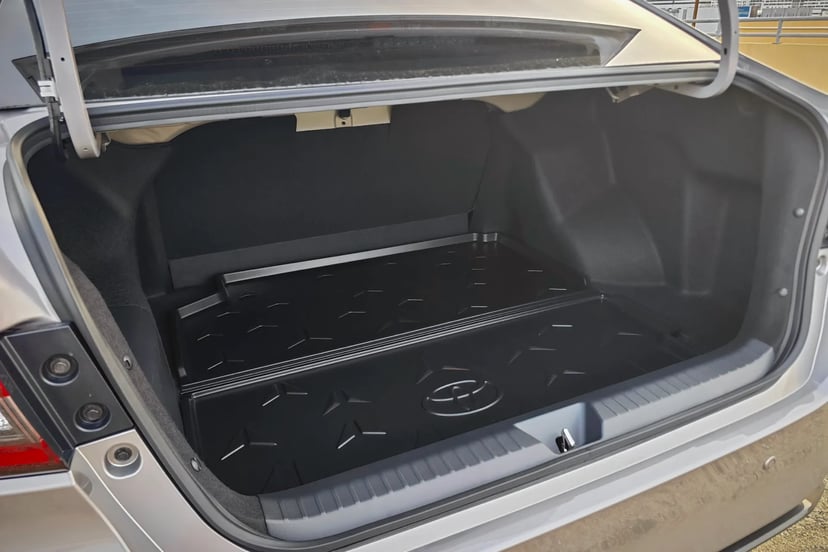 พื้นที่ห้องเก็บสัมภาระด้านท้าย Toyota Yaris ATIV