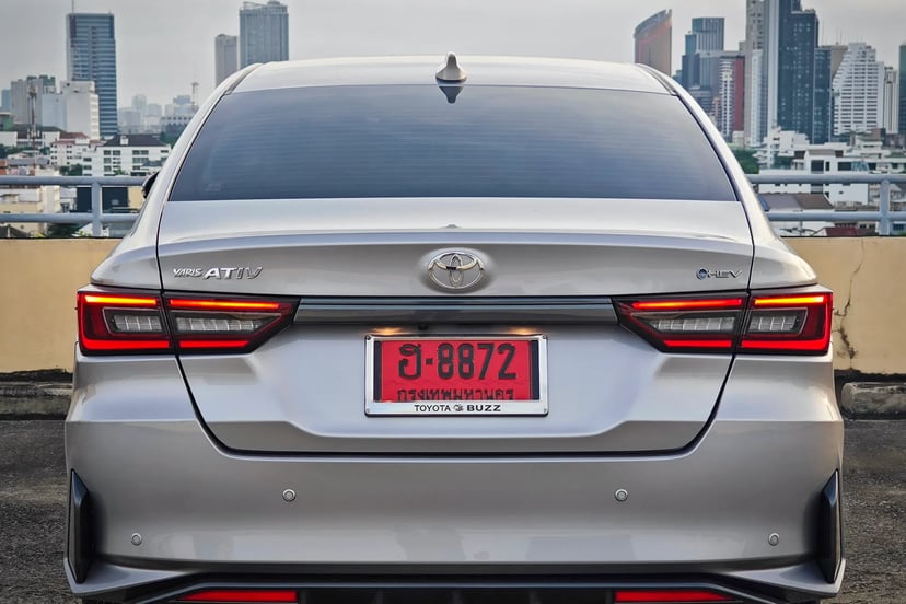 โลโก้และสรุปราคาจำหน่าย Toyota Yaris ATIV HEV