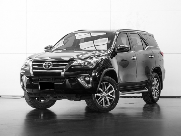 TOYOTA FORTUNER 2.4 V