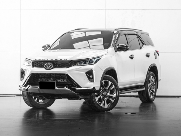 TOYOTA FORTUNER 2.4 LEGENDER 2WD