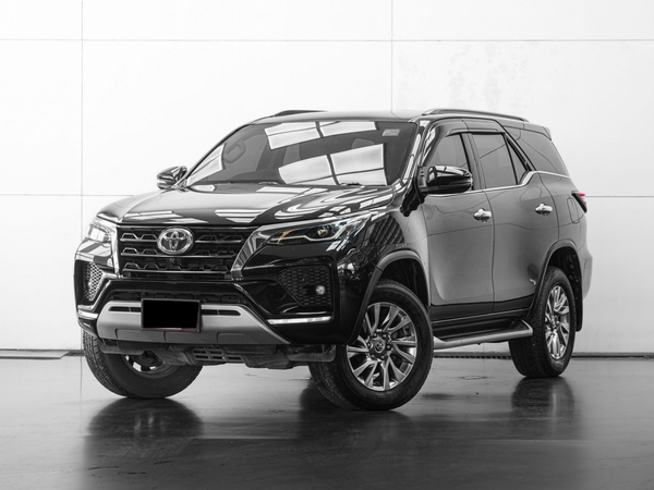 TOYOTA FORTUNER 2.4 V