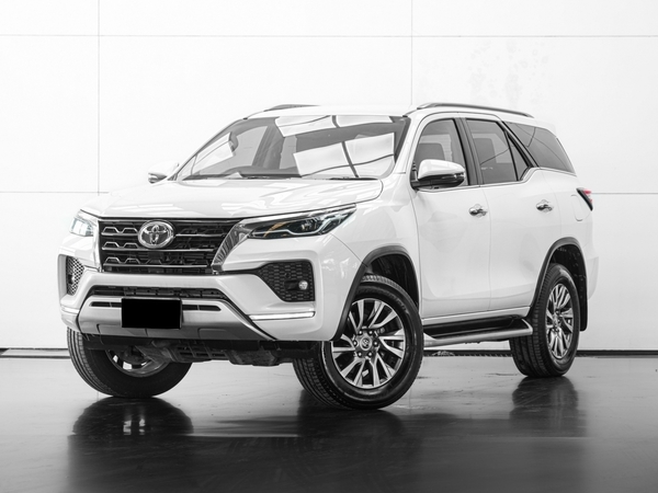 TOYOTA FORTUNER 2.4 V