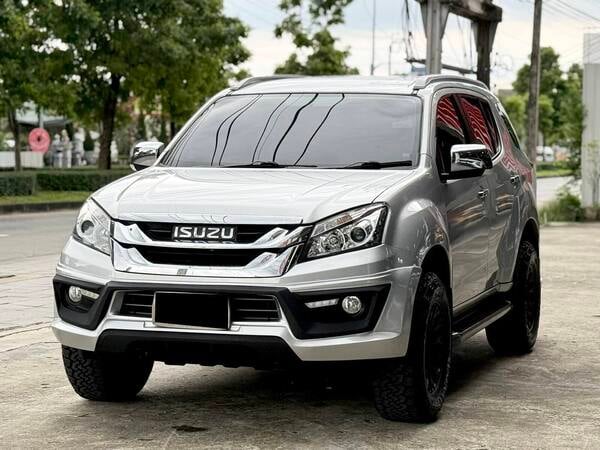 ISUZU MU-X 3.0DVD NAVI 4WD