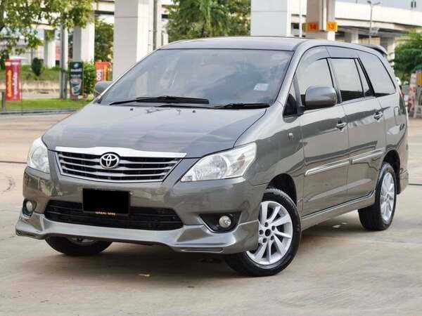 TOYOTA INNOVA 2.0 G
