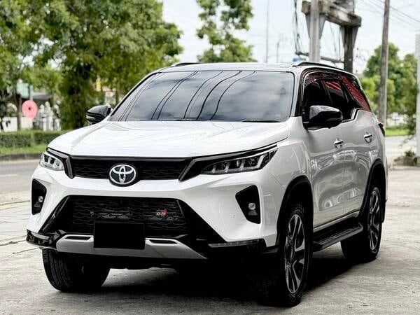 TOYOTA FORTUNER 2.4 LEGENDER