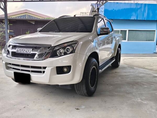 ISUZU DMAX VCROSS