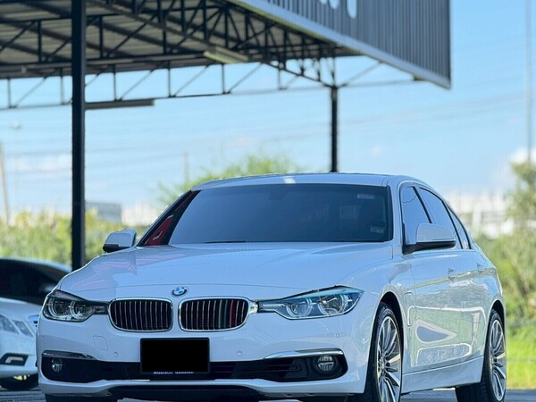 BMW F30 330E LUXURY 2.0 LCI