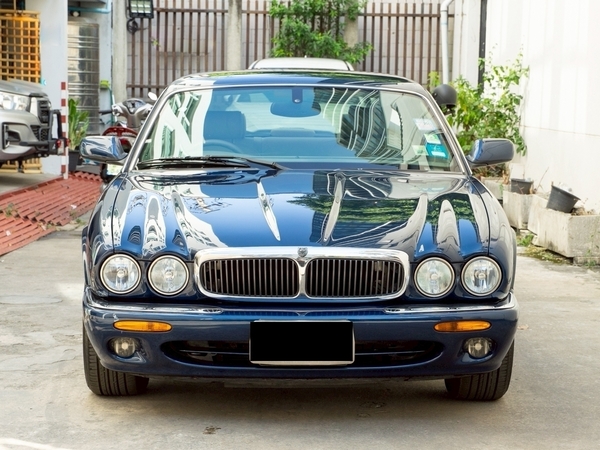 JAGUAR XJ8 3.2 LWB X308