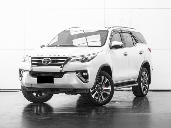 TOYOTA FORTUNER 2.4 V 4WD