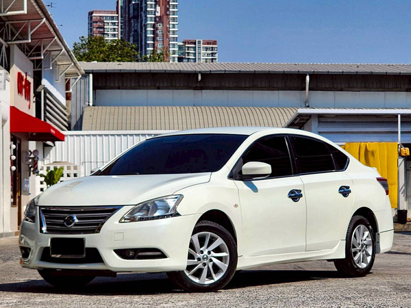 NISSAN SYLPHY 1.6 SV
