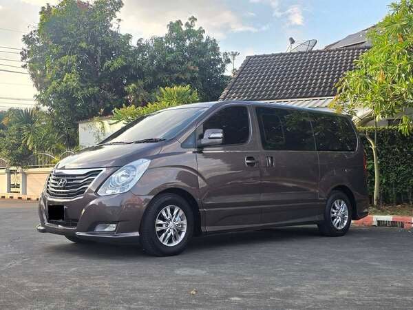 HYUNDAI H1 DELUXE