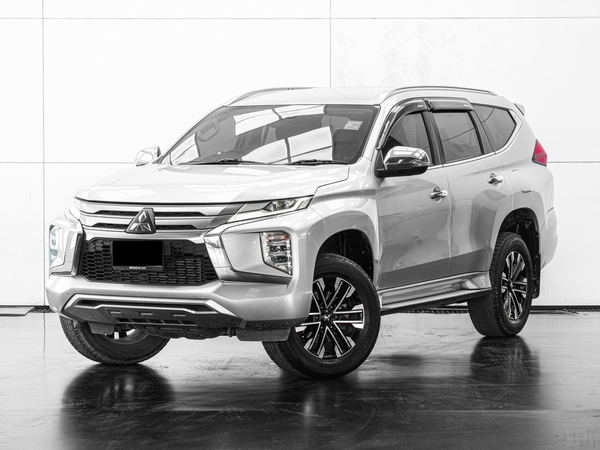 MISUBISHI PAJERO 2.4 GT PLUS