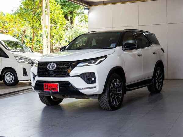 TOYOTA FORTUNER 2.4 COMMANDER