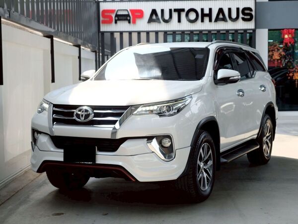 TOYOTA FORTUNER 2.4