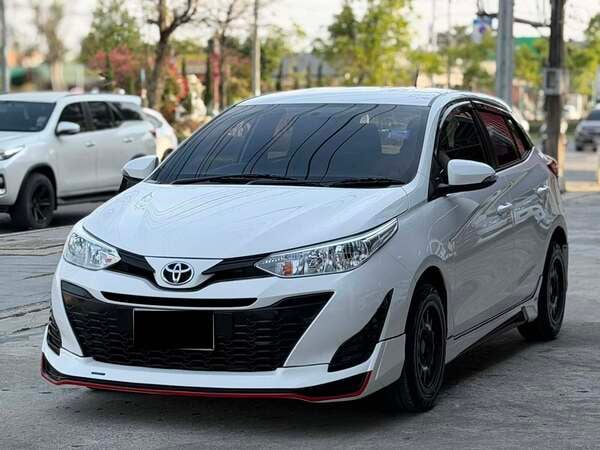 TOYOTA YARIS 1.2E