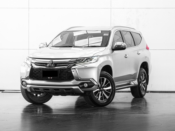 MISUBISHI PAJERO 2.4 GT 2WD