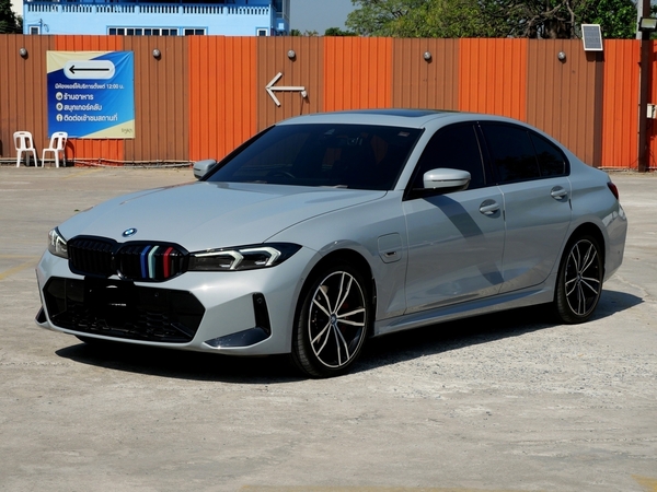 BMW 330E M SPORT LCI