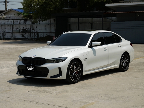 BMW 330E M SPORT LCI
