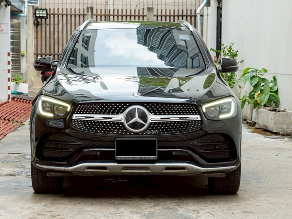 MERCEDES BENZ GLC300E AMG DYNAMIC FACELIFT