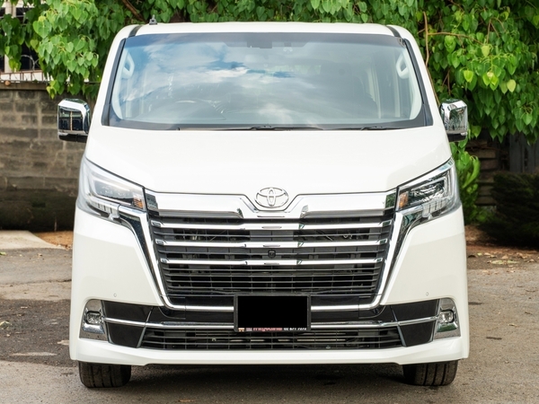 TOYOTA MAJESTY 2.8 PREMIUM