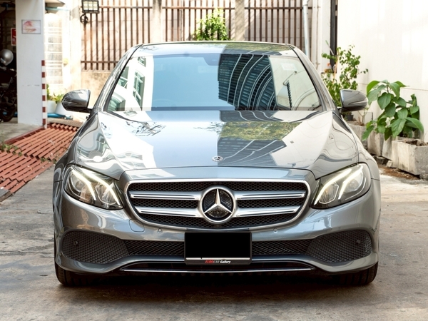 MERCEDES BENZ E220D SPORT W213 PRE-FACELIFT