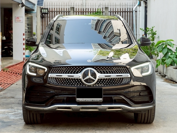 MERCEDES BENZ GLC300E AMG DYNAMIC FACELIFT
