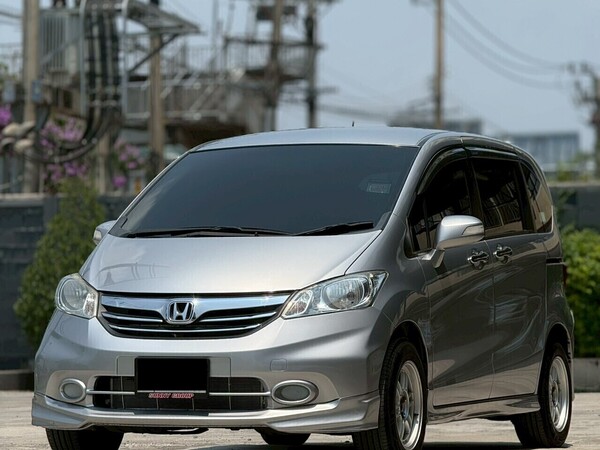 HONDA FREED 1.5 E MNC