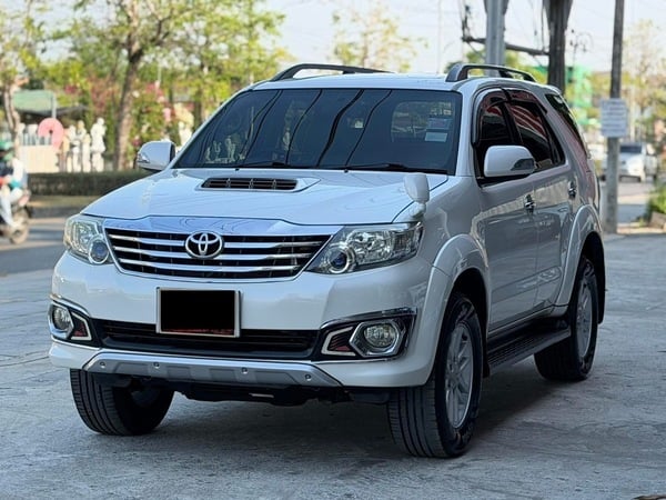 TOYOTA FORTUNER 3.0V VN-TURBO AUTO 2WD
