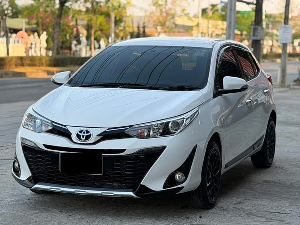 TOYOTA YARIS 1.2G TOP OPTION