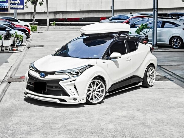 TOYOTA C-HR 18 HYBRID HIGH 