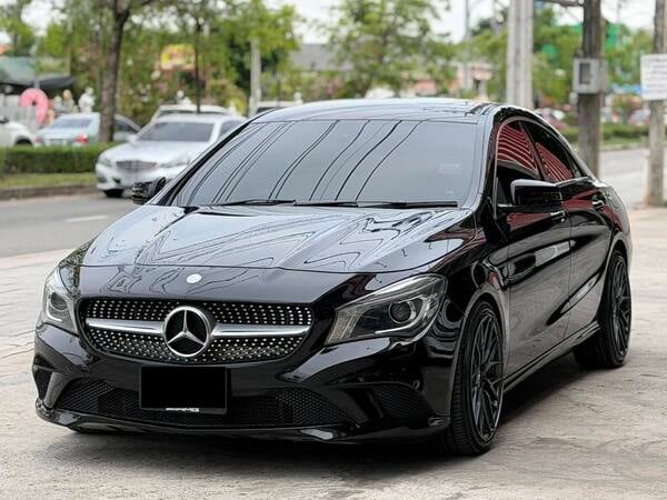 MERCEDES BENZ CLA 200
