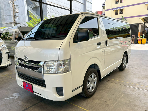 TOYOTA HIACE 3.0 GL MT 2016