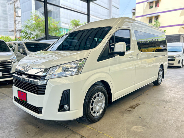 TOYOTA COMMUTER 2.8 AT 2021