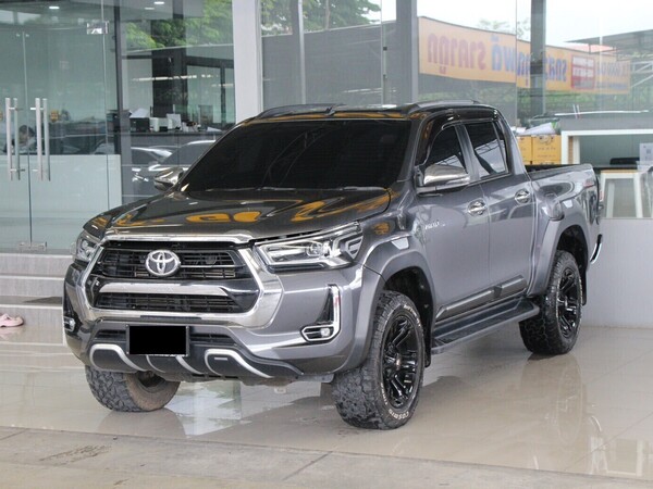 TOYOTA HILUX REVO 2.4 DOUBLE CAB PRERUNNER MID PICKUP