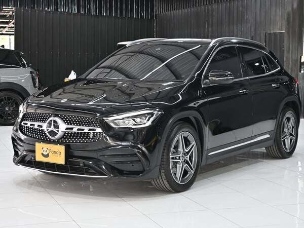 MERCEDES BENZ GLA 200 AMG DYNAMIC (H247)